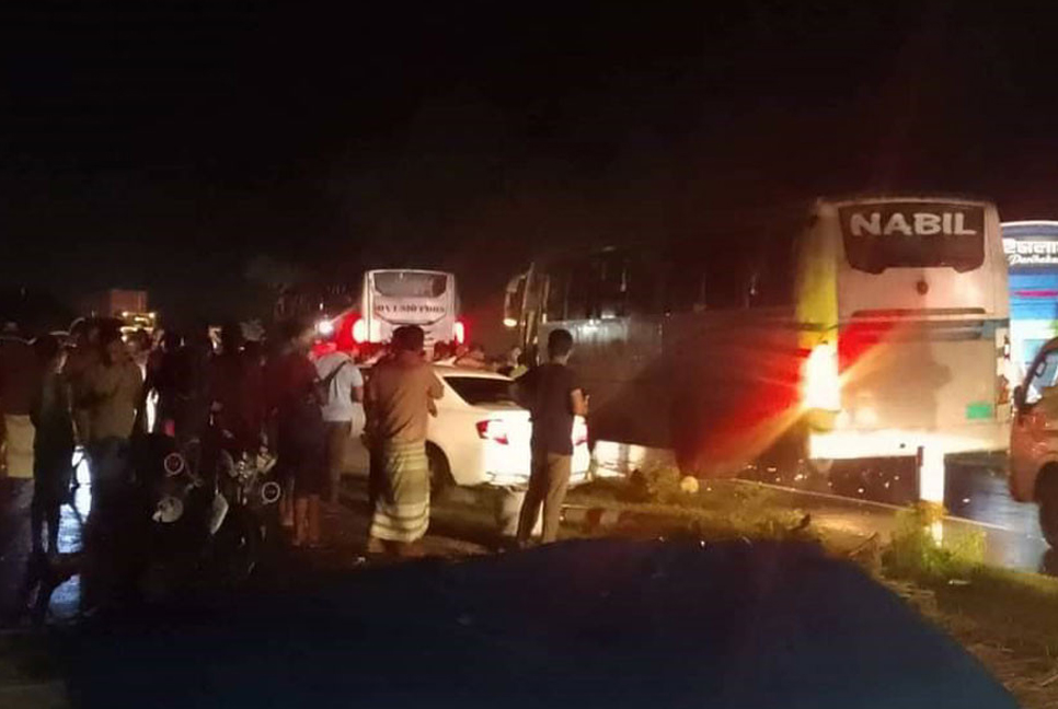 9 dead as 2 buses collide in Rangpur