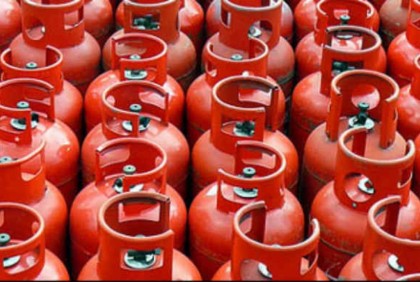 LPG price cut by Tk 35 a 12kg cylinder