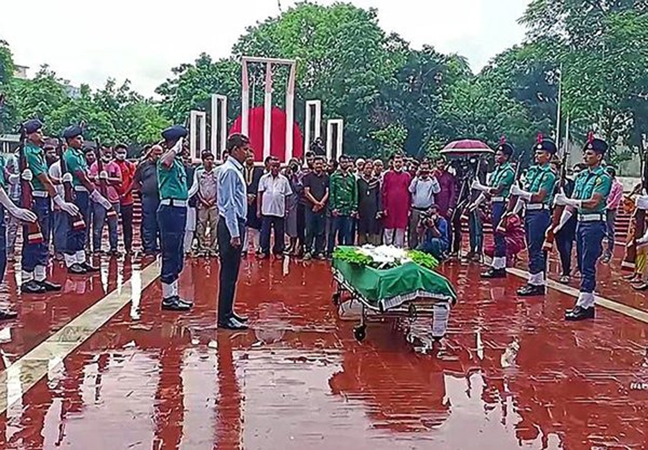 Toab Khan paid last tribute at Central Shaheed Minar 