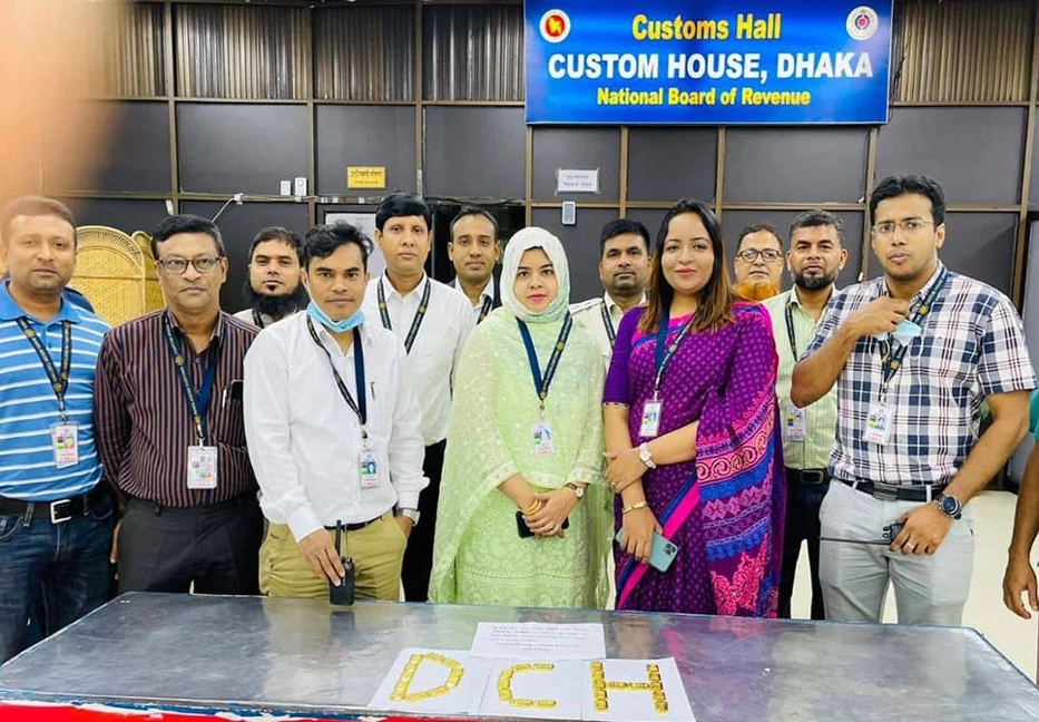 30 gold bars recovered from dustbin at Dhaka airport