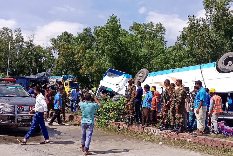 Tangail road crash leaves six dead