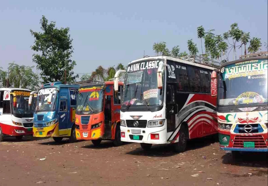 Commuters face difficulties as Barishal transport strike ahead of BNP rally begins