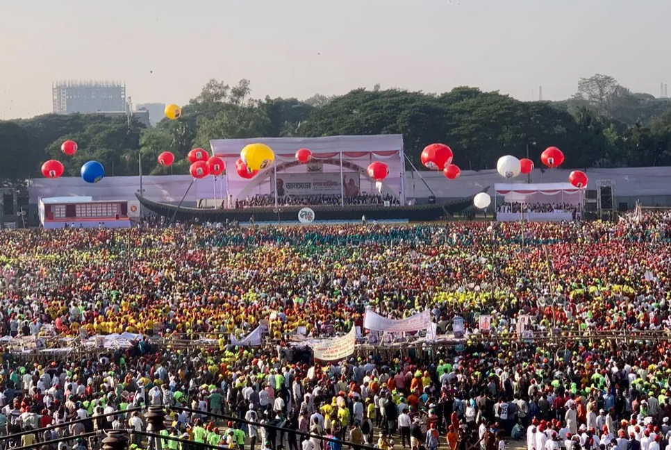 PM Hasina reaches CTG’s Polo Ground to address enormous rally