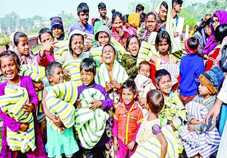 Kaler Kantho Shuvosangho distributes blankets to underprivileged children 