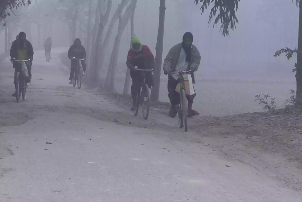 Mild cold wave sweeps several parts of Bangladesh