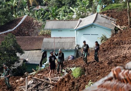 6.2-magnitude earthquake hits off Sumatra in Indonesia

