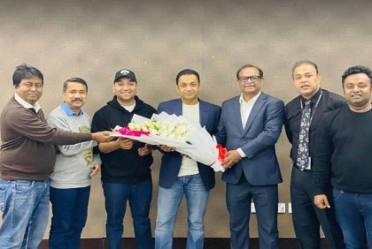 CRAB accords floral reception to Bashundhara Group MD