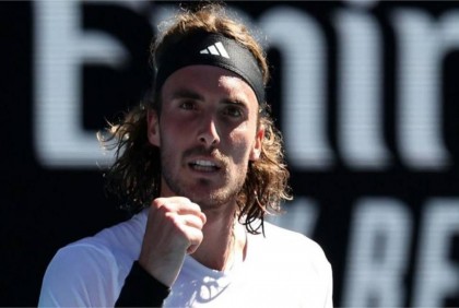 Tsitsipas beats Khachanov to reach Australian Open final