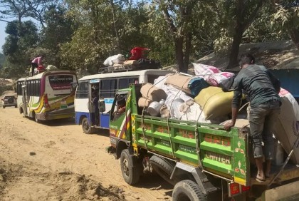 180 Rohingyas relocated to transit camp from Tumbru