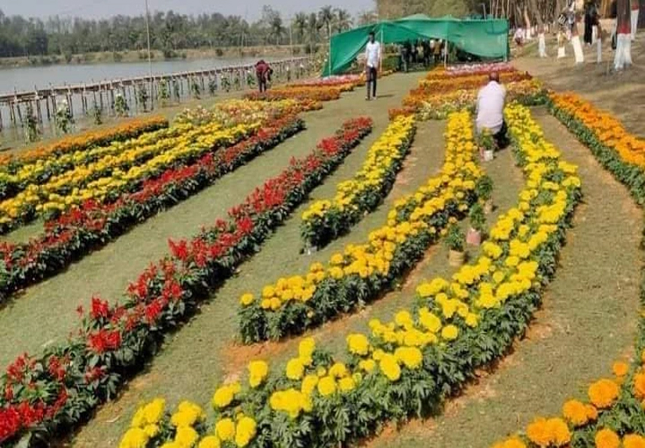 Flowers festival in Chattogram draws visitors’ attention 