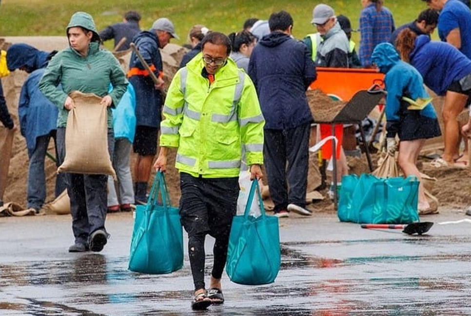 Storm leaves thousands without power in New Zealand