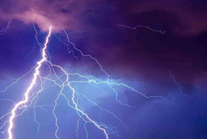 Lightning strike leaves carpenter dead in Kishoreganj