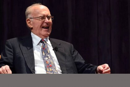 Intel co-founder Gordon Moore dies 