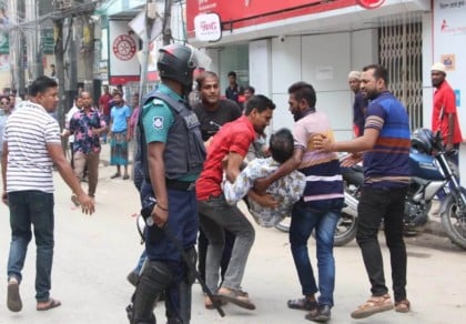 Case filed against 800 Khulna BNP men over 'attacking police'