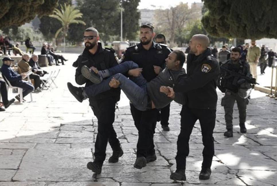 Violence resumes at Jerusalem holy site