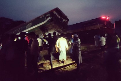 Many hurt as passenger train hits freight train in Cumilla