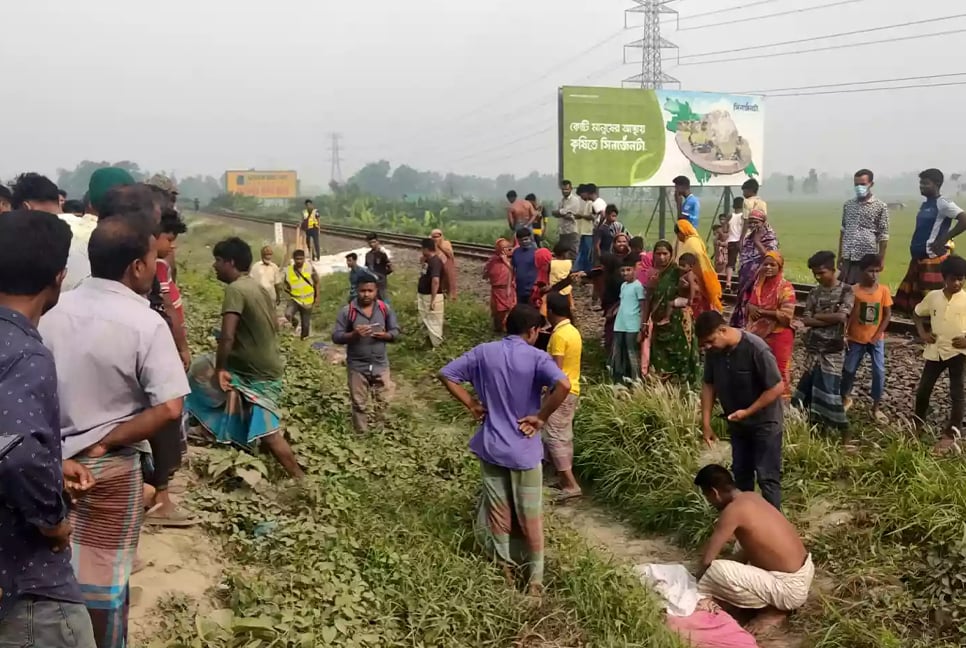 Mother, daughter among 4 crushed under train in Tangail