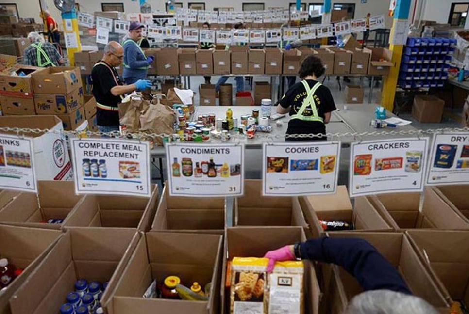 Canadians flock to food banks as grocery prices soar