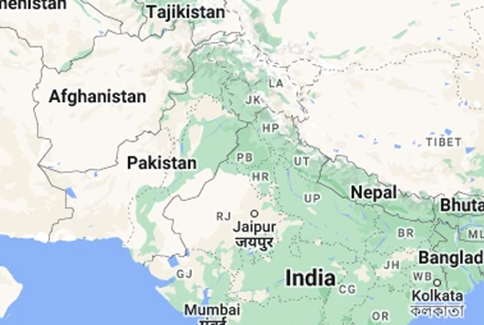 Fire on passenger train in Pakistan killed 7