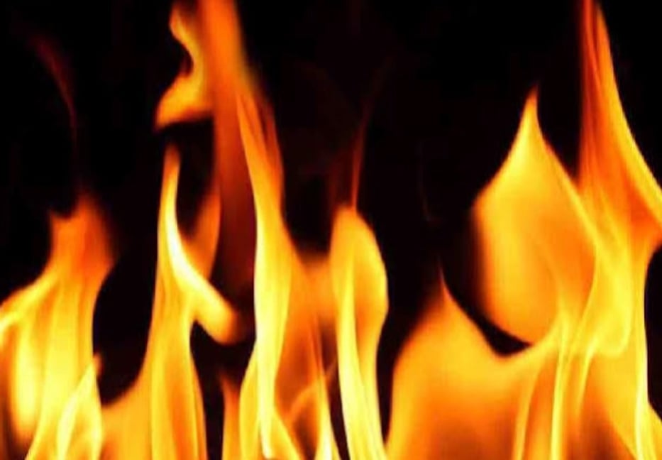 One dead, six injured in N'ganj rolling mill fire 