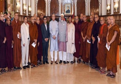 President calls Buddhist leaders to work for welfare of people