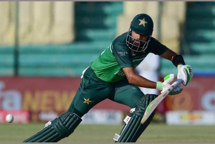 Babar Azam lifts Pakistan to 334 in 4th ODI