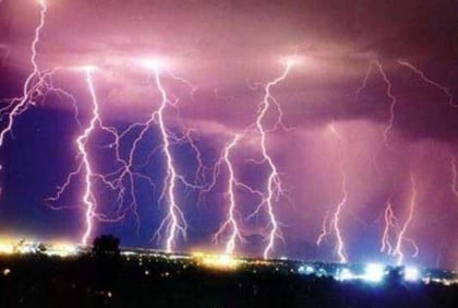 Lightning strike kills 3 in Magura