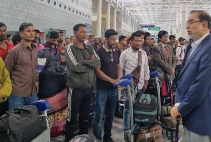 51 Bangladeshi expats return home from Sudan