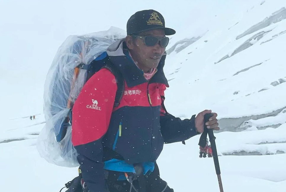 Nepali climber makes record 27th Everest summit: expedition