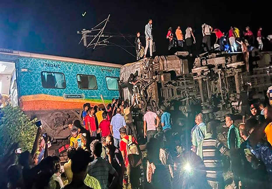 233 killed, around 900 injured in triple train crash in India