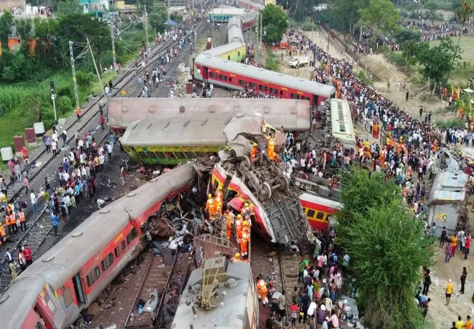 Signal fault likely cause of train disaster: Indian Railway Minister 

