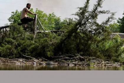 Floods devastate tracts of rich farmland in Ukraine