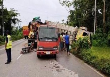 Three dead in Syhlet truck collision