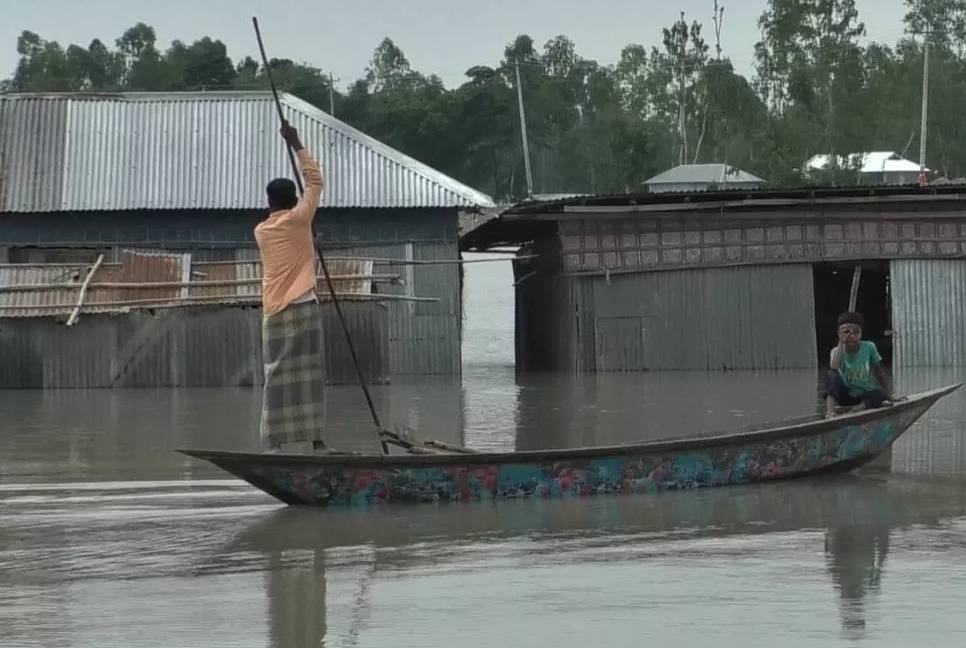 Flood water affects 10,000 people in Kurigram