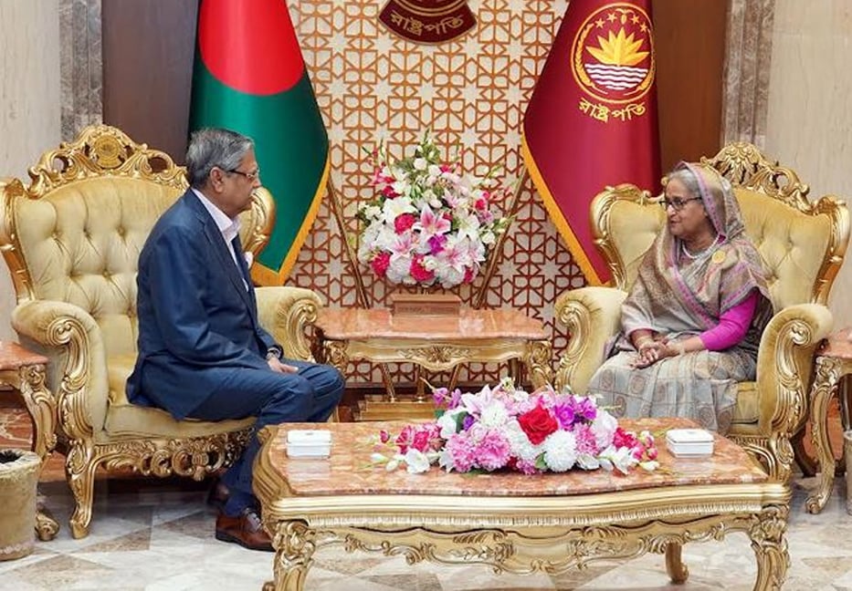 PM calls on President at Bangabhaban