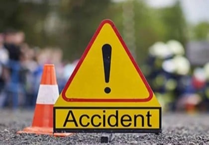 2 killed as bus overturned on Bogura-Rangpur highway