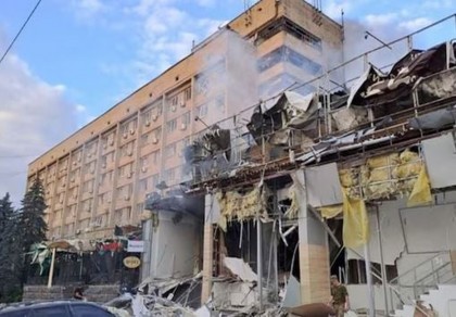 9 killed in Russian missile strike on Ukraine restaurant 