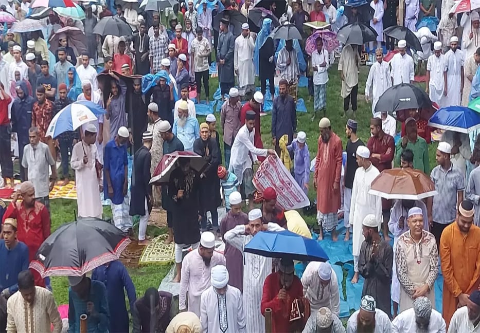 Defying rainy weather, Muslims in country celebrating Eid-ul-Azha 