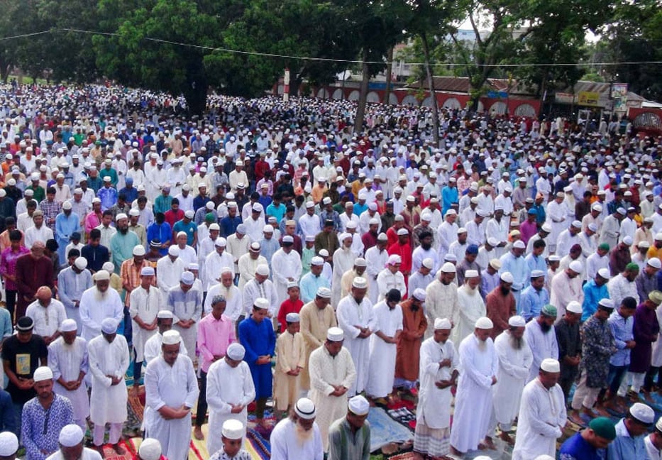 Sholakia hosts another largest Eid jamaat 