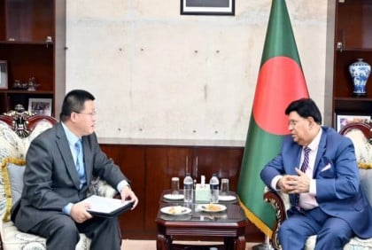 Bangladesh wants China to play important roles in mitigating world crises 