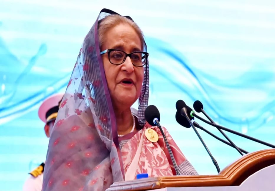 Reach water purification, sewage facilities outside Dhaka too: PM