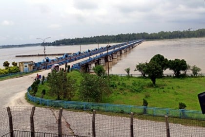 Teesta water flowing 40 cm above danger level