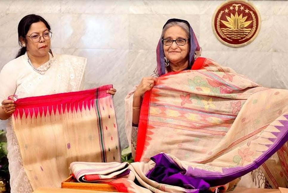 PM receives banana plant fibre made sarees