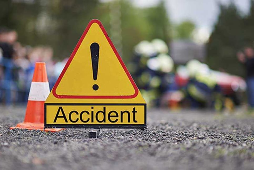 2 dead in bus-truck collision on Dhaka-Natore highway