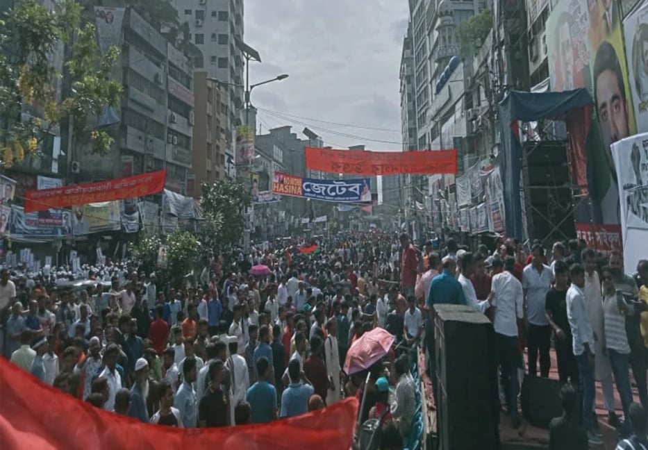 BNP’s grand rally: Thousands of leaders, activists gathering at Nayapaltan 