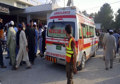 Bomb blast at a political rally in Pakistan kills 40 people, injures 150