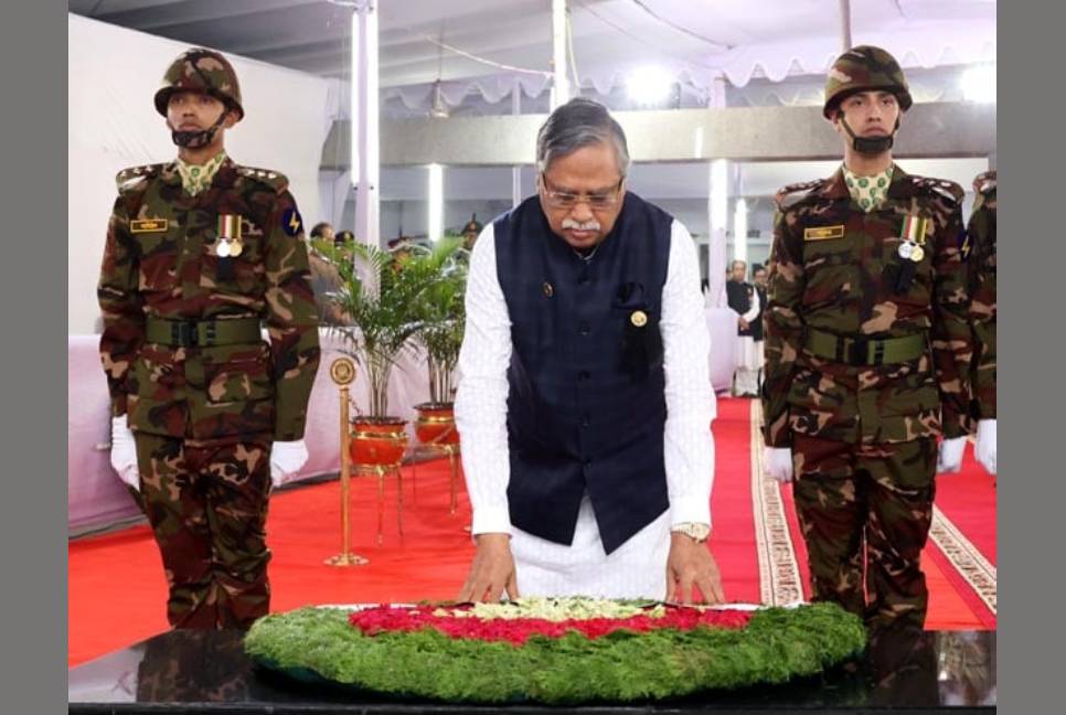 President pays tributes to Bangabandhu