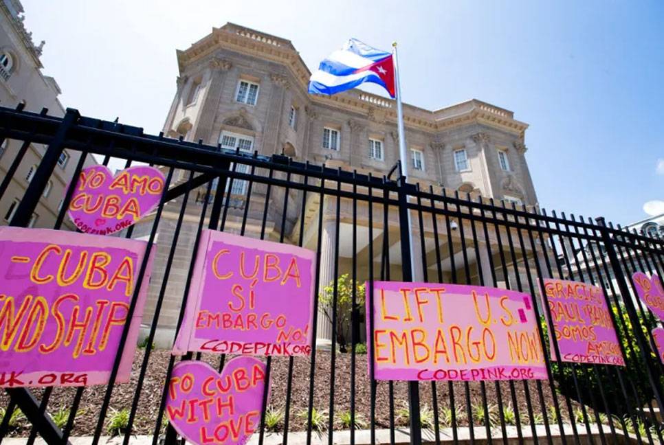 Cocktail thrown at Cuban Embassy in Washington