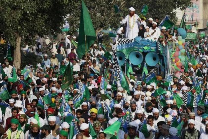 34 killed in ‘suicide blast’ at Pakistan Miladun Nabi procession