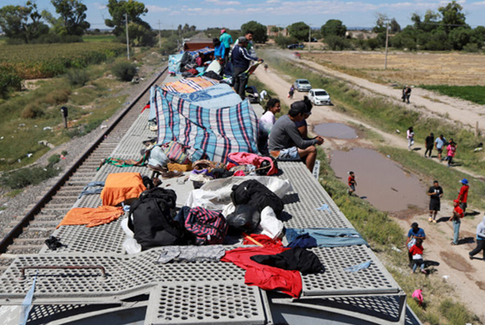 Stopped train left hundreds of migrants stranded in Mexican desert